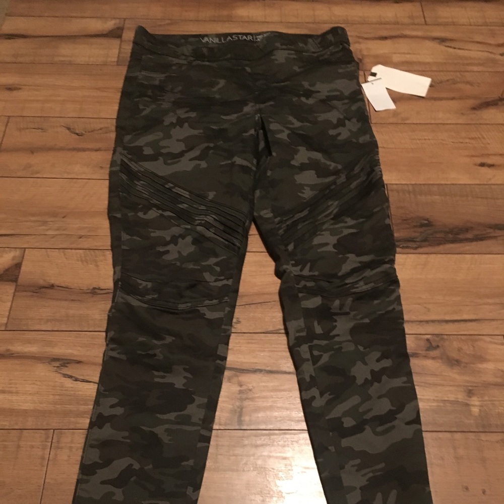 Mid rise jeggings Camo  print size lg